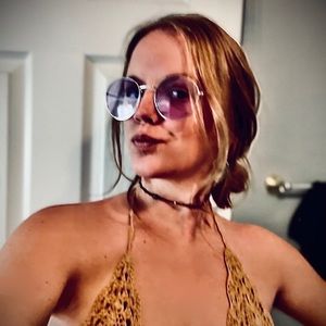 Meet your Posher, Cara